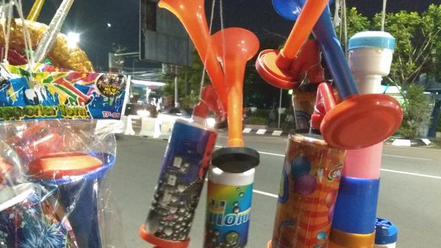 Bersaing Dengan Pabrik