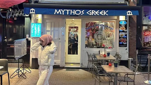 Putri Delina saat ini sedang menikmati masa liburan dengan keluarga di Amsterdam, Belanda