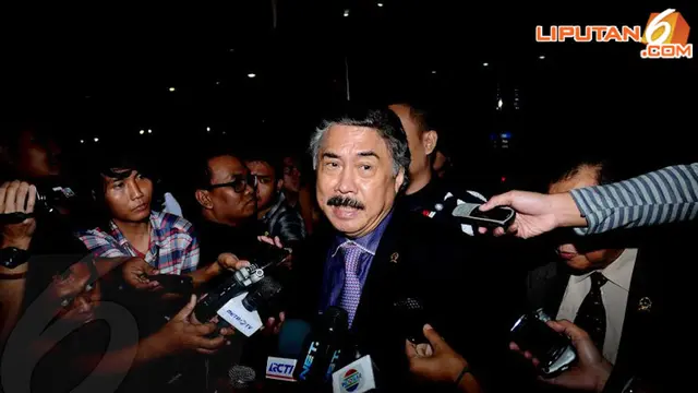 [FOTO] Dapat Ipod Souvenir, Gayus Lumbuun Lapor KPK