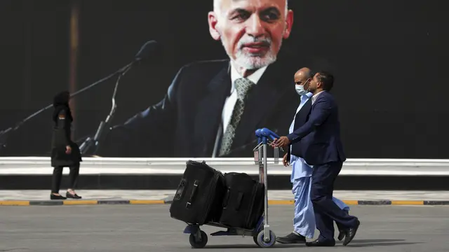Warga Berduyun-duyun Tinggalkan Afghanistan