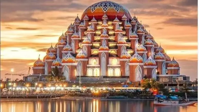 8 Desain Masjid Minimalis dan Unik di Indonesia, Menggambarkan Kemewahan