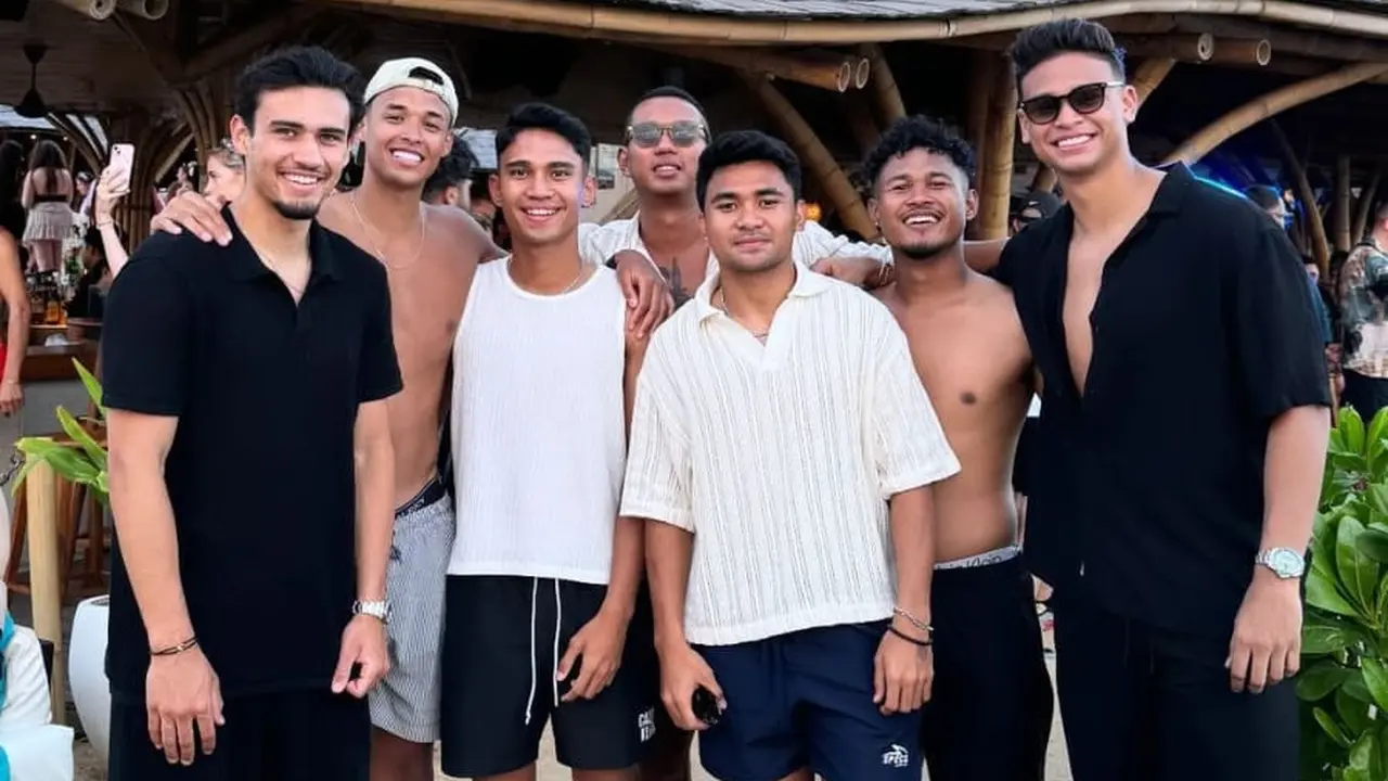 Para pemain Timnas Indonesia berlibur di Bali.