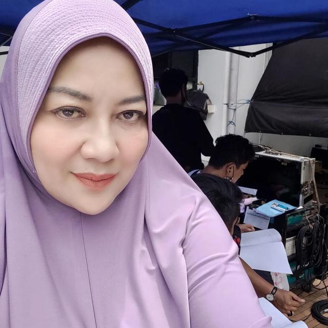 Ingat Tante Pressier di Keluarga Cemara? Ini 6 Potret Terbaru Wina Zulfiana