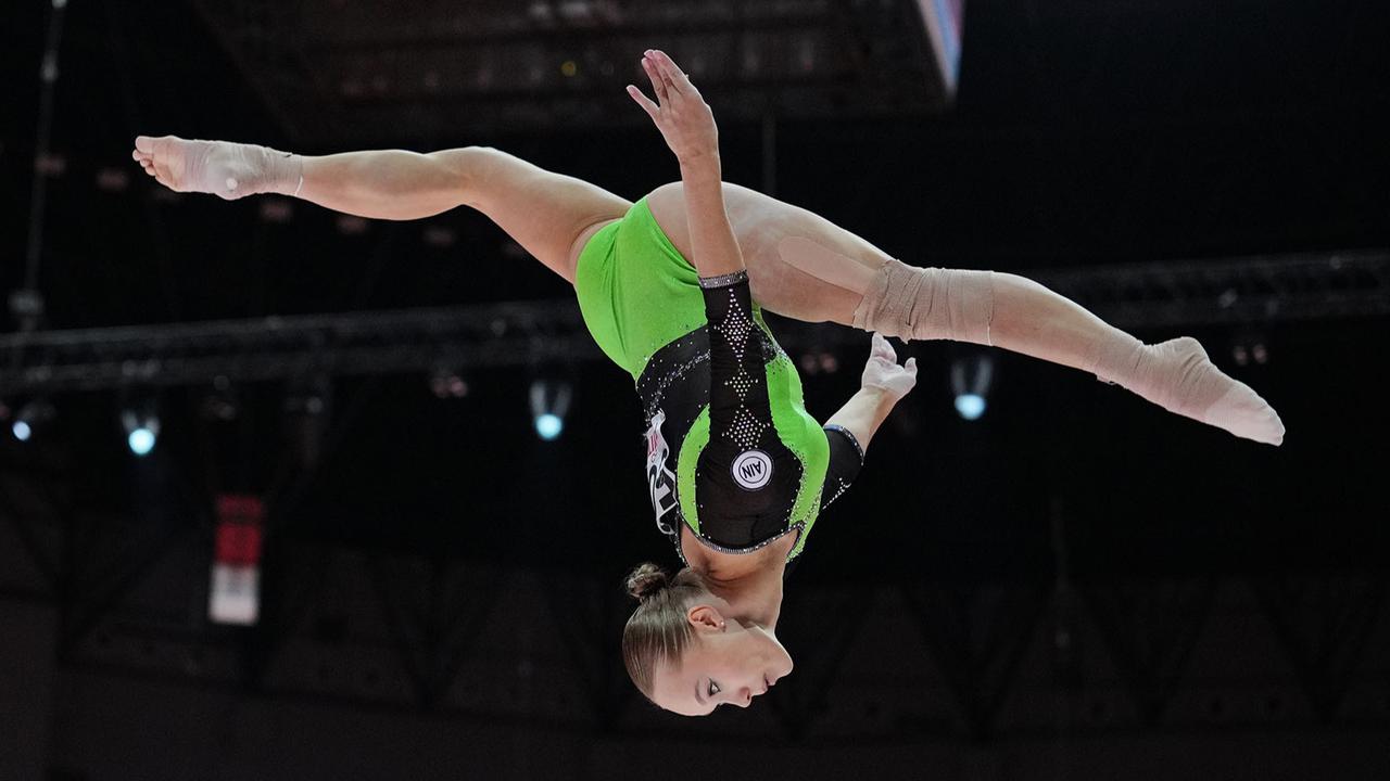 FOTO: Momen Gemilang Angelina Melnikova  Meraih Emas di Kejuaraan Dunia Gimnastik 2025