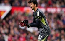 Owen Hargreaves Labeli Senne Lammens Jadi Rekrutan Terbaik MU Musim 2025/2026