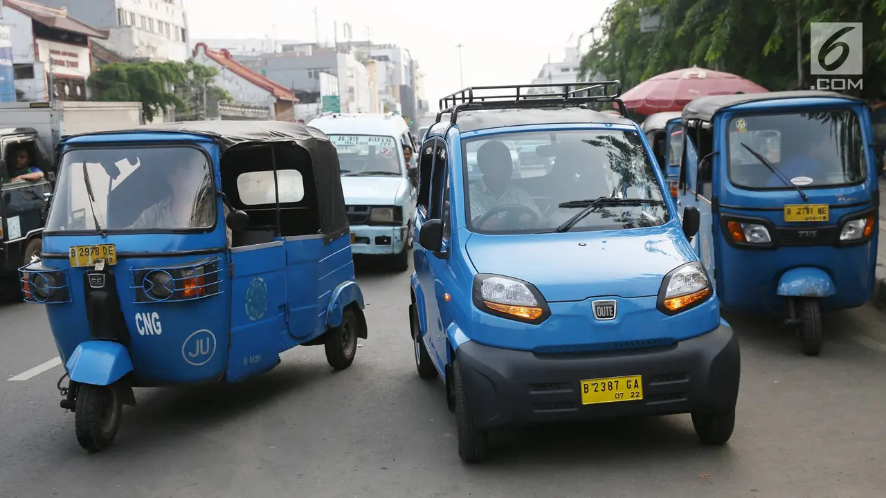 Bajaj Roda Empat Pengganti Bemo Mulai Beroperasi di Jakarta