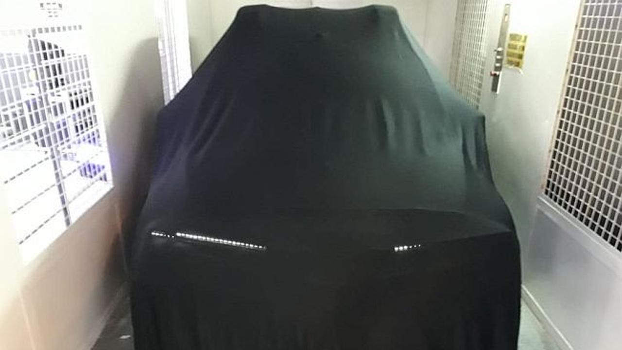 Mobil yang diduga sebagai LMPV dari Renault