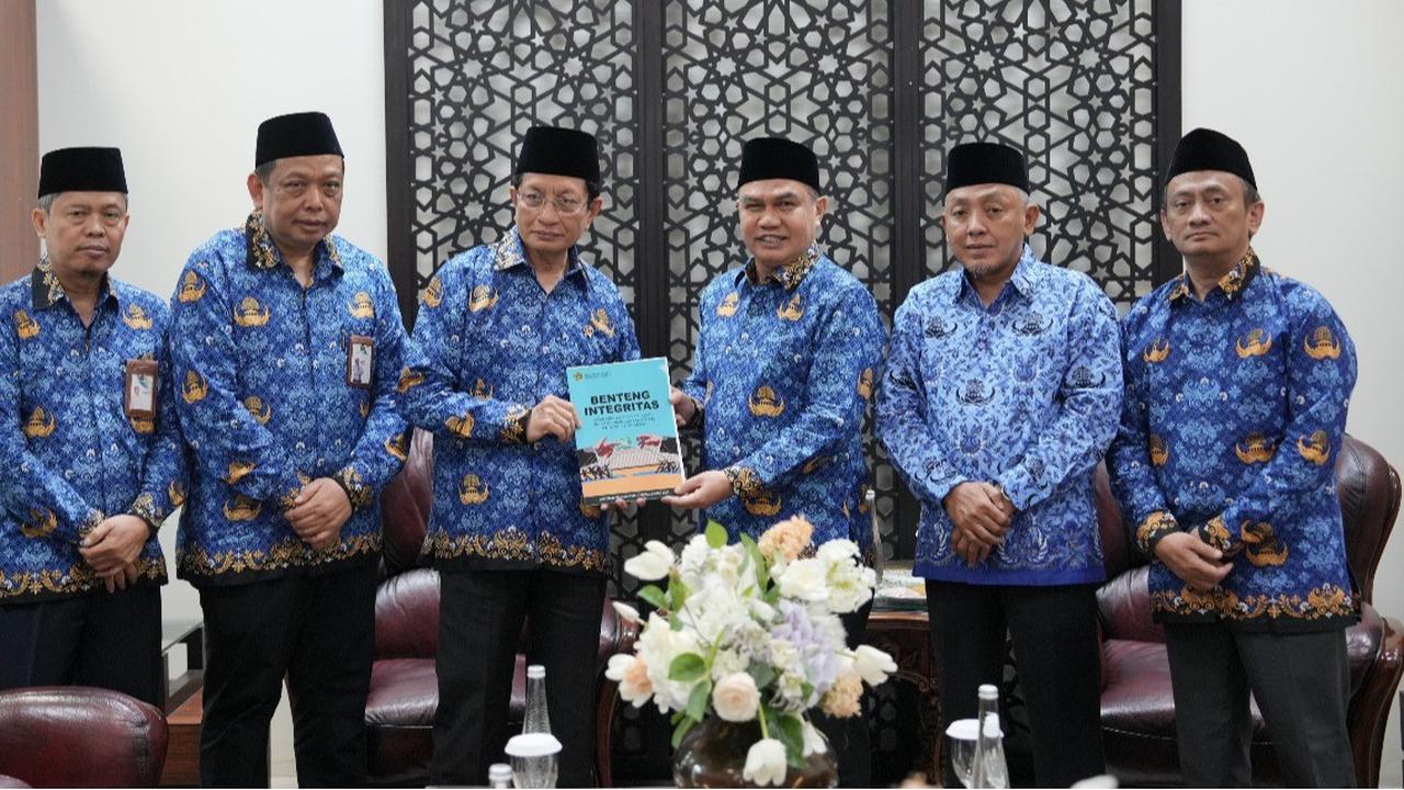 Itjen Serahkan Lapwas Triwulan III, Menag Minta Fungsi Early Warning Diperkuat