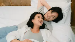 Angga Yunanda dan Shenina Cinnamon Maternity Shoot, Simpel tapi Penuh Makna