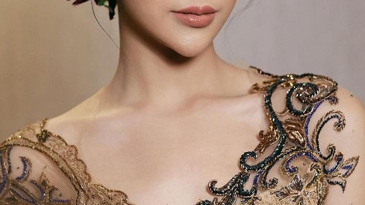 Karier Anya semakin bersinar dari tahun ke tahun. Tak hanya sebagai aktris dan model, Anya juga bermain di serial web. Ia bahkan sempat membawa pulang penghargaan Fashionable Youth tahun 2021 di acara Insert Fashion Award 2021.<br>