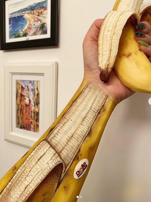 Ilusi optik di kaki dari makeup