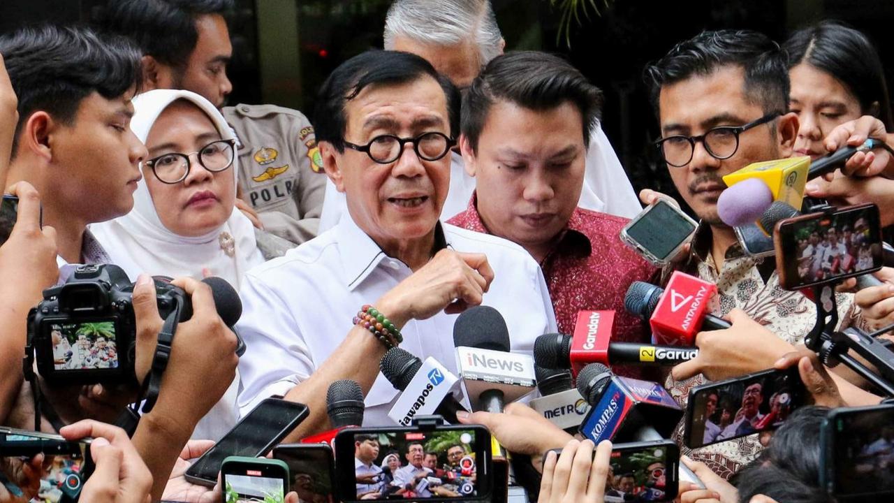FOTO: Ekspresi Politisi PDIP Yasonna Laoly usai 7 Jam Diperiksa KPK Terkait Kasus Harun Masiku