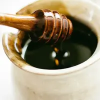 ilustrasi manfaat madu hitam/pixabay