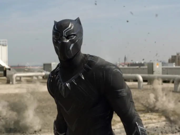 Black Panther di film Captain America: Civil War. (bustle.com)