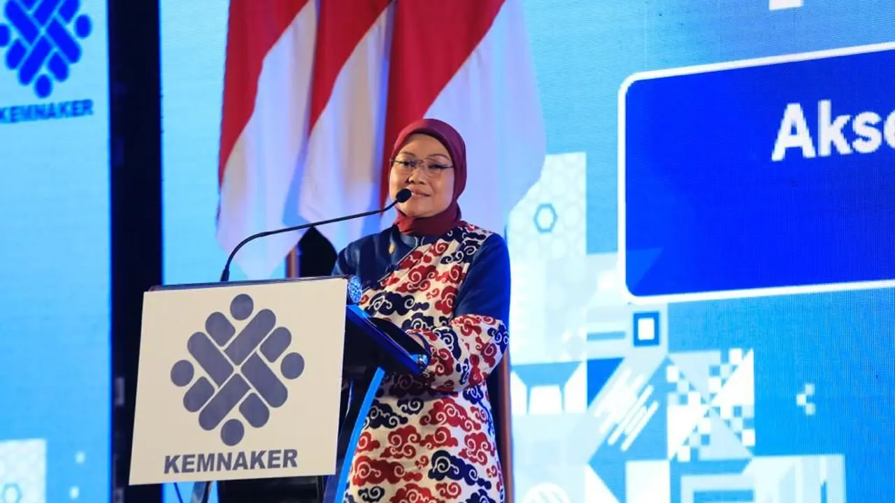 Menteri Ketenagakerjaan Ida Fauziyah dalam acara Rapat Kerja Nasional (Rakernas) Balai Latihan Kerja Komunitas Tahun 2022 dengan tema Akselerasi BLK Komunitas untuk Mendukung Perluasan, di Bali, Selasa (13/9/2022). (Dok Kemnaker)
