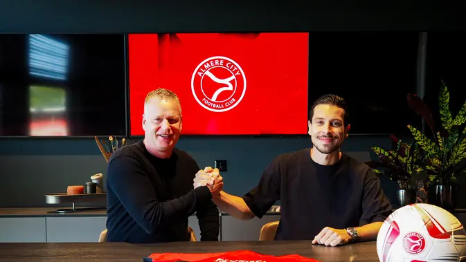 Thom Haye Akhirnya Berlabuh, Netizen Ngakak: Fans Almere City FC Sejak Bocil!