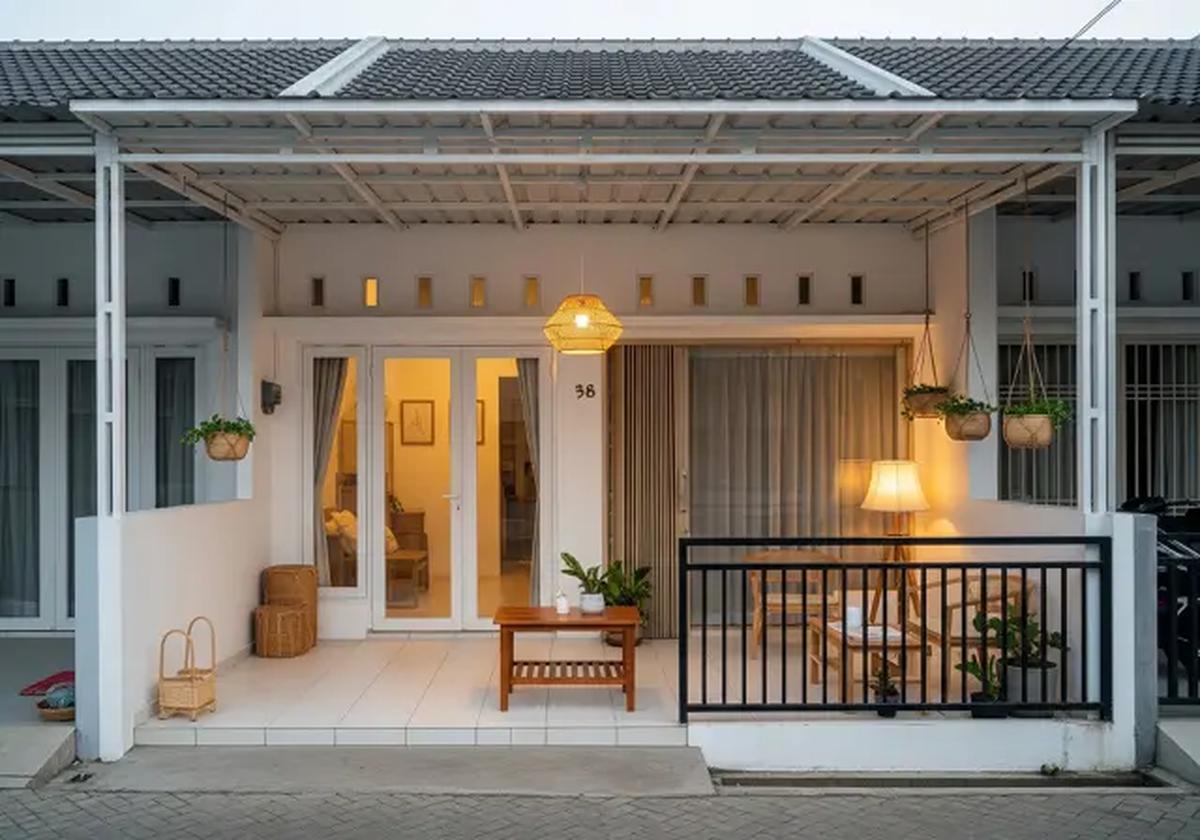 Konsep Japandi Modern/Model Rumah 1 Lantai dengan Teras Depan Luas (Sumber; gemini.com)