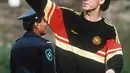 Sebagai pelatih, Beckenbauer berhasil mempersembahkan trofi Piala Dunia untuk negaranya. (STAFF / AFP, File)
