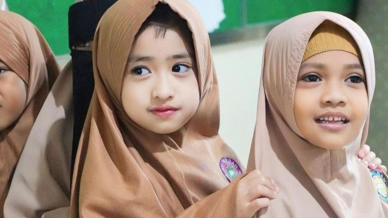Nama bayi perempuan awalan B Islami beserta artinya, bermakna baik :