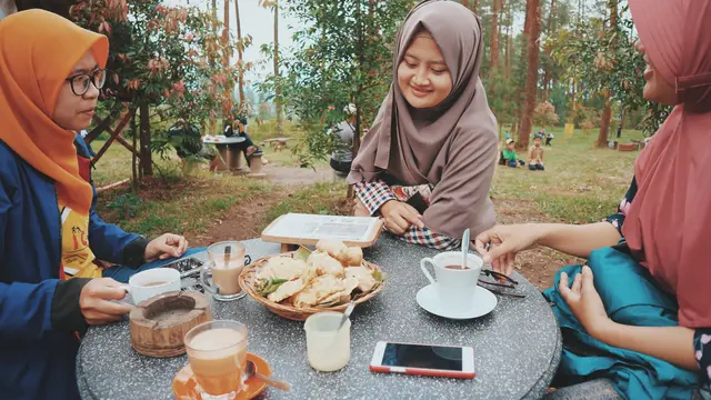 Penting untuk Tahu Diri Jika Hendak Buka Puasa Bersama