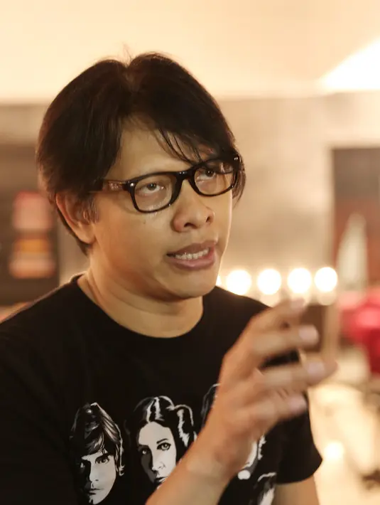 Sekitar dua minggu Armand Maulana dan tim produksi mempersiapkan konsep untuk pembuatan video klipnya. Dengan mengajak para musisi seperti Barasuara, Pandji, Elephant Kind dan lainnya. (Galih W. Satria/Bintang.com)