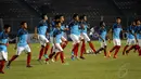 Euforia sebagai juara Piala AFF U-19 belum usai, Timnas Indonesia sudah kembali berlatih untuk menggapai target yang lebih tinggi, lolos kualifikasi Piala AFC U-19 yang digelar di Jakarta, 8-12 Oktober 2013 lalu. (Liputan6.com/Helmi Fithriansyah)
