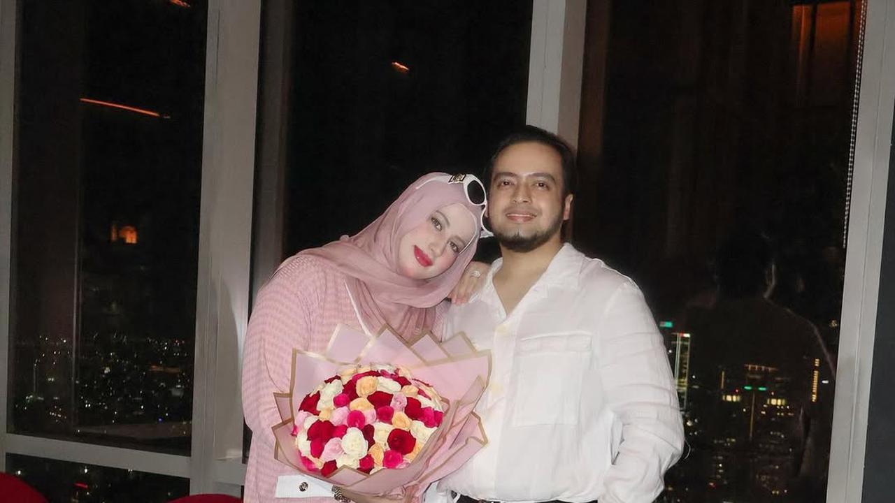 Momen Tasyi Athasyia dan Suami Rayakan Wedding Anniversary ke 10 dengan Dinner Romantis