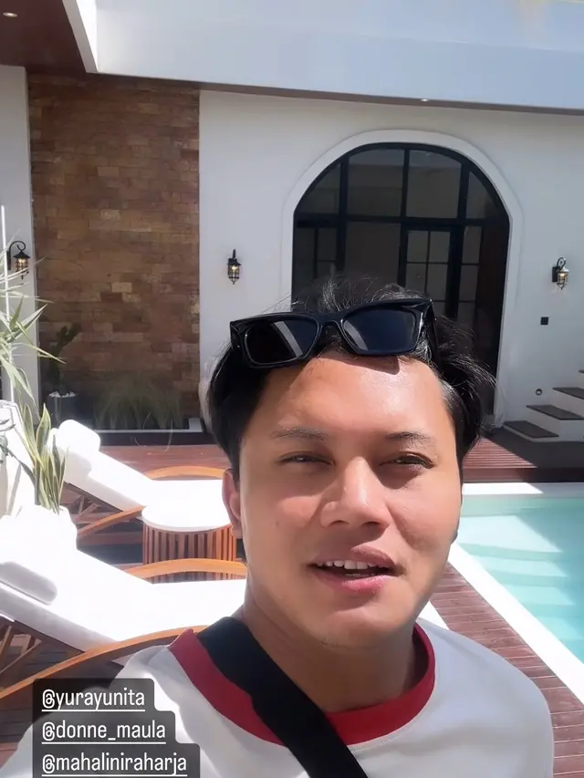 Bulan Madu Rizky Febian dan Mahalini