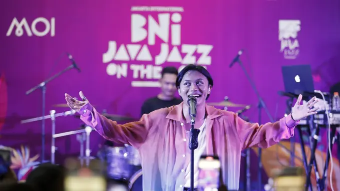 Aksi Panggung Oslo Ibrahim dan Rizky Febian Sukses Pukau Penonton BNI Java Jazz On The Move