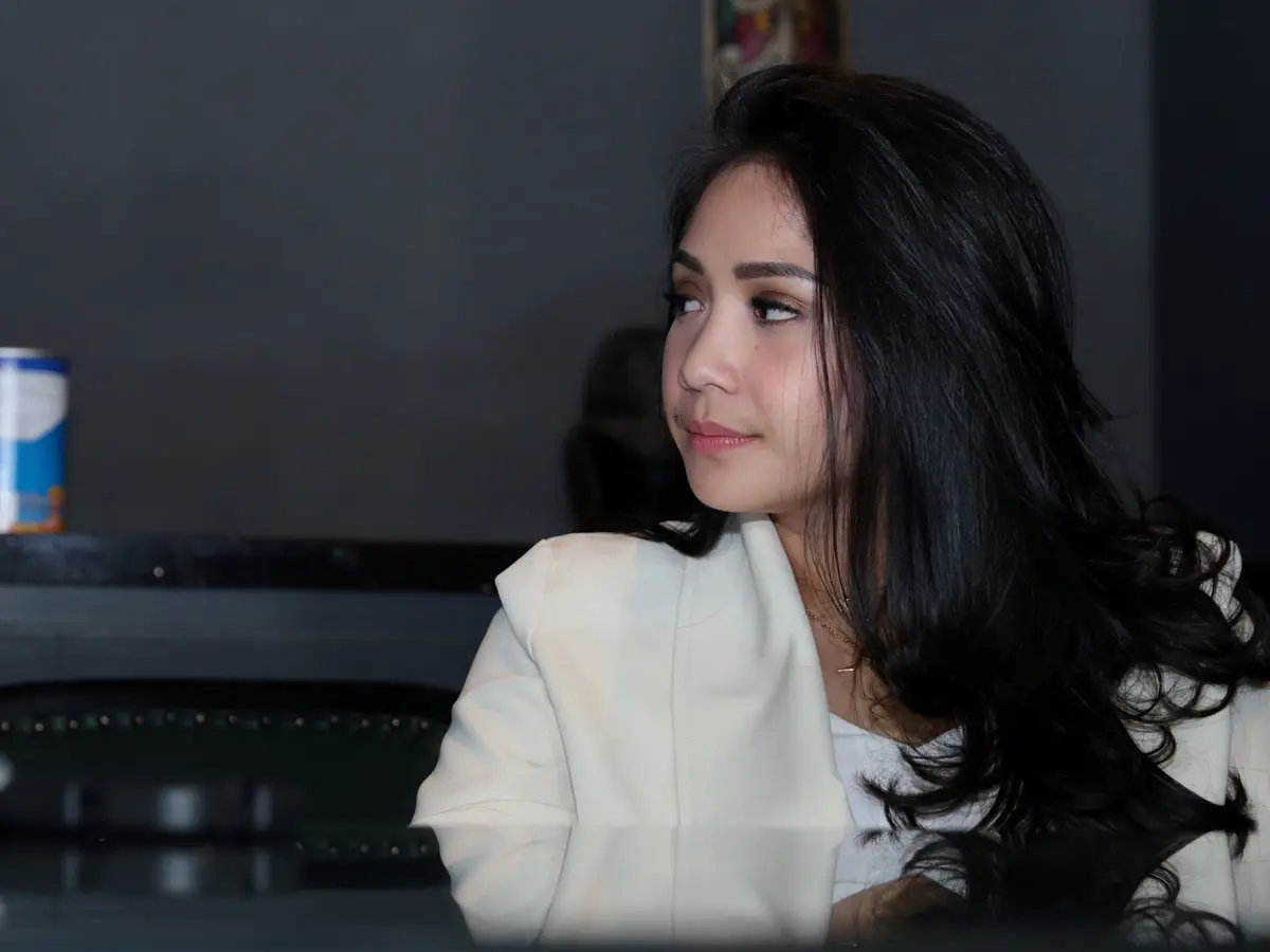 Belahan Dada Nagita Slavina Bikin Salah Fokus - ShowBiz Liputan6.com