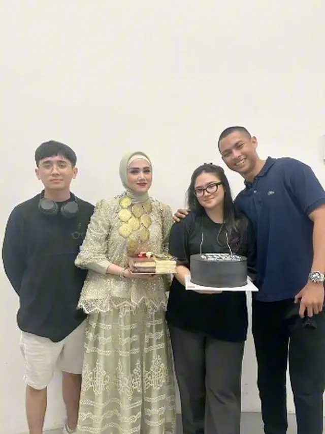 7 Potret Tiara Savitri, Putri Mulan Jameela Bersama Kekasih yang Curi Perhatian