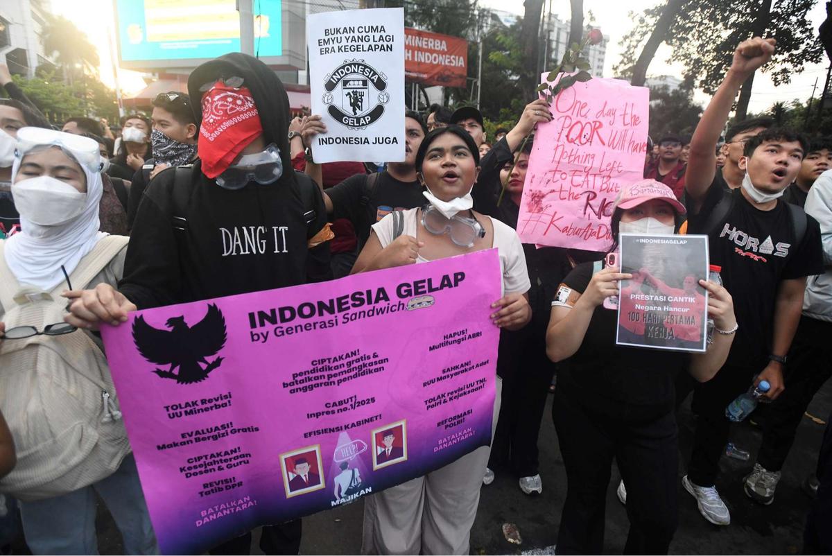 Masyarakat sipil gelar Aksi Indonesia Gelap
