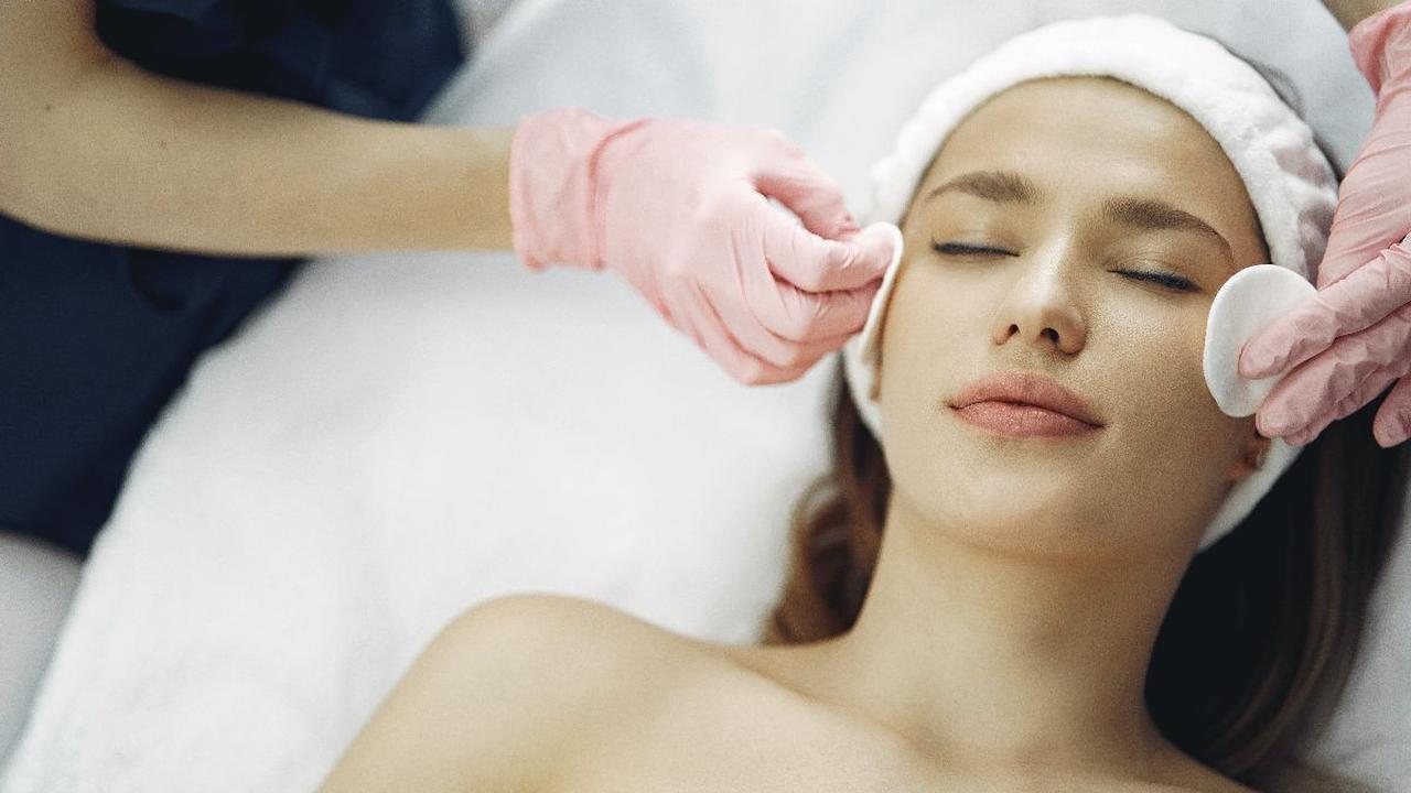 Facial Treatment sebagai Solusi Wajah Glowing