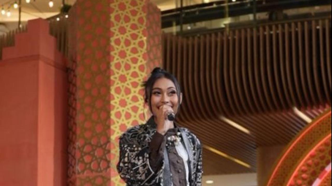 Fashion Show dan Penampilan Spesial