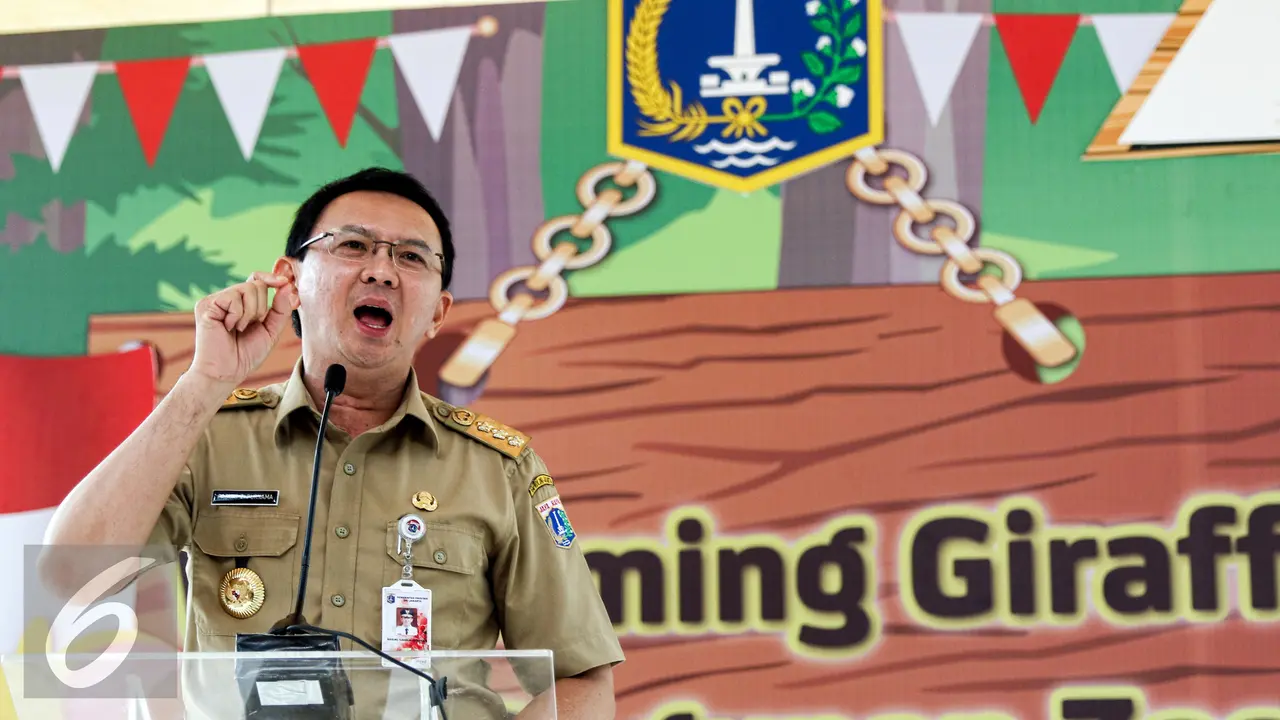 20150818-Jerapah-BarU-Ragunan-Jakarta-Ahok