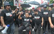FOTO: Peringati Tragedi Kudatuli 1996, Massa PDIP Geruduk Kantor Komnas HAM