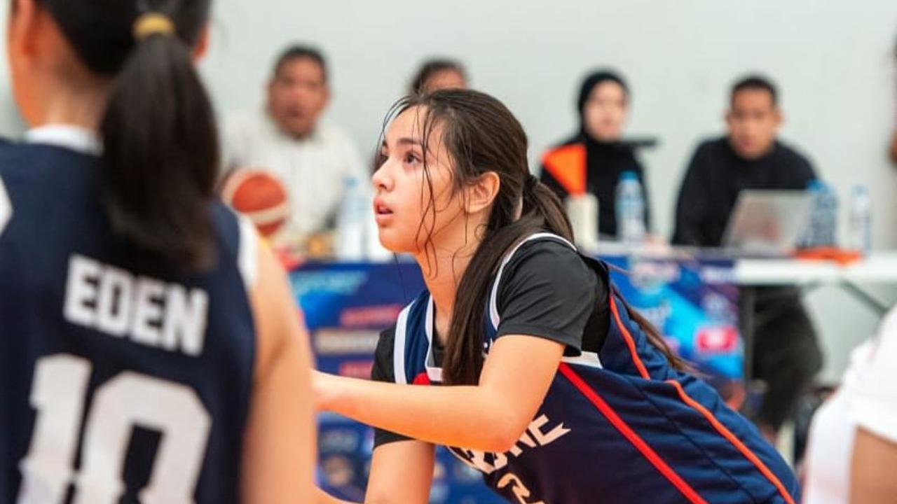 7 Potret Mikhayla Bakrie Main Basket, Paras Cantiknya Disebut Duplikat Nia Ramadhani