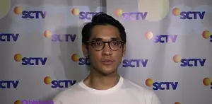 Afgan Syahreza baru saja menggelar konser ‘Sound of Love’ di SCTV. Ternyata ada sedikit kesedihan, saat Rossa tak bisa hadir di hari spesial Afgan saat itu. Menurut Afgan, Rossa adalah kembarannya dan orang terdekat Afgan saat ini.