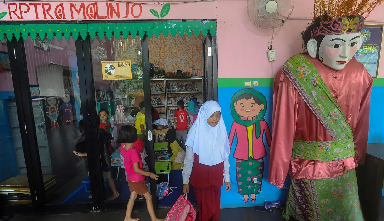 Pelajaran tambahan ini dilakukan seusai jam belajar di sekolah. (merdeka.com/Arie Basuki)