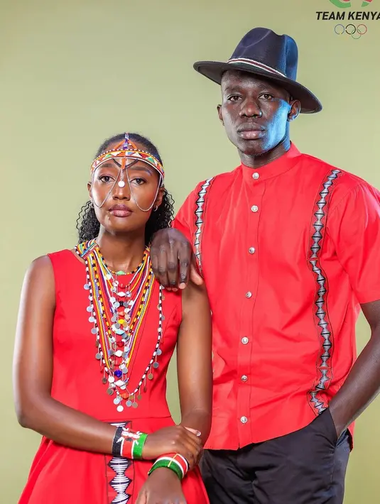Timnas Kenya bakal tampil kasual etnik yang memadukan aksesori dengan outfit bernuansa merah. Diproduksi oleh Kovu Couture, timnas Kenya pamerkan tradisi dan budaya lokal lewat seragam seremonial Olimpiade 2024. [@kovu_couture]