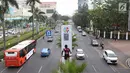 Tiang monorel yang terbengkalai digunakan sebagai alat peraga Asian Para Games di kawasan Senayan, Jakarta, Jumat (19/10). Rencananya tiang monorel tersebut untuk integrasi alat transportasi di Ibukota. (Liputan6.com/Immanuel Antonius)