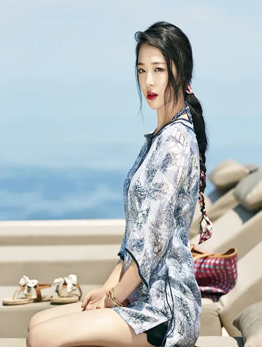 Namun, merasa tak terima sang idola nya di kritik haters, penggemar Sulli Choi tidak mau kalah. "Apa salahnya kalau dia tidak memakai bra. Yang penting  tidak berjalan-jalan dengan telanjang bulat."timpal netizen. (Soompi/Bintang.com)