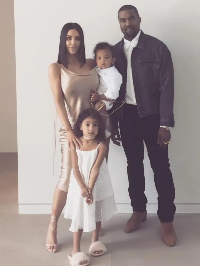 [Bintang] Kim Kardashian - Kanye West
