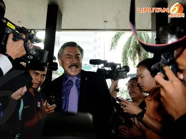 Kamis (20/03/14) Hakim Agung Gayus Lumbuun datang ke gedung KPK Jakarta   (Liputan6.com/Helmi Fithriansyah)