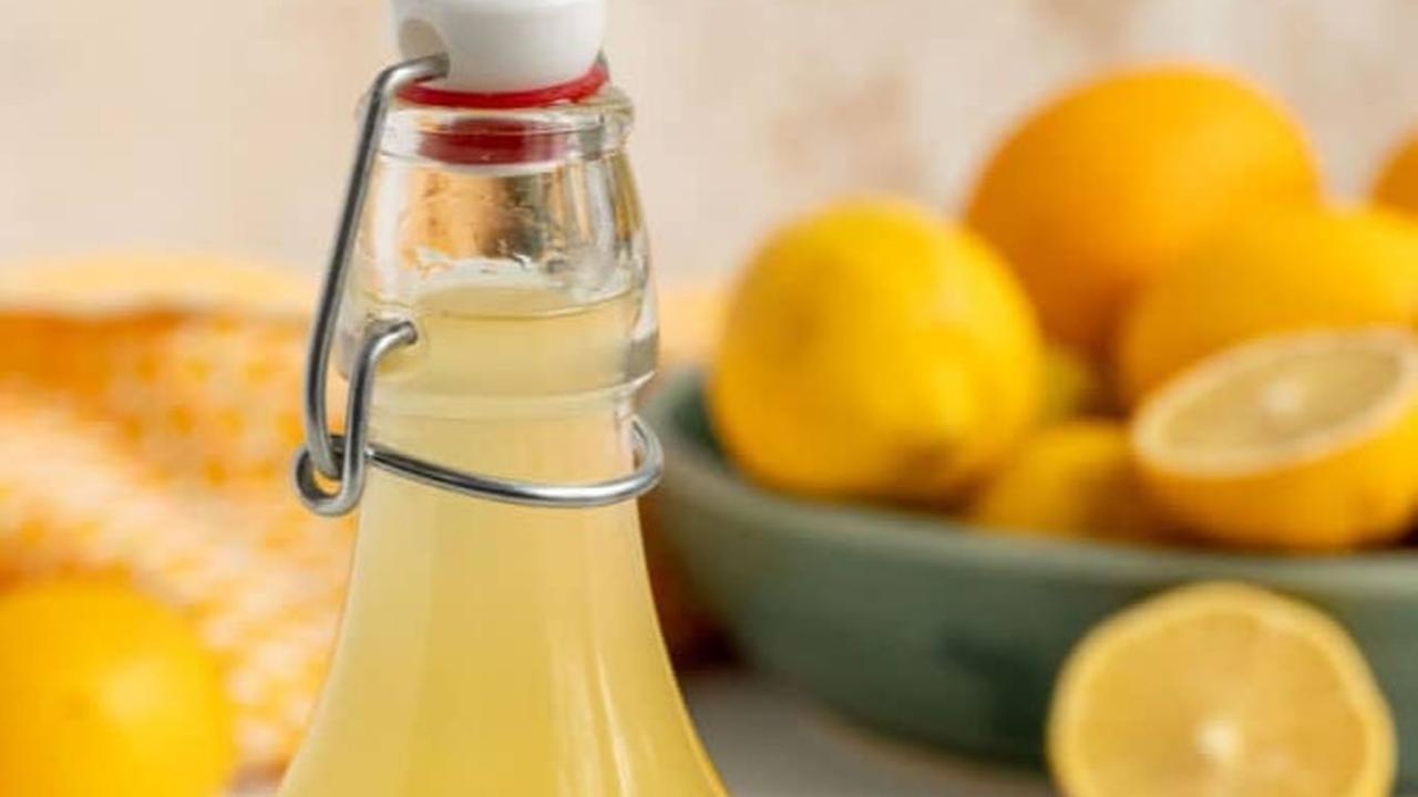 Ilustrasi Air Perasan Lemon