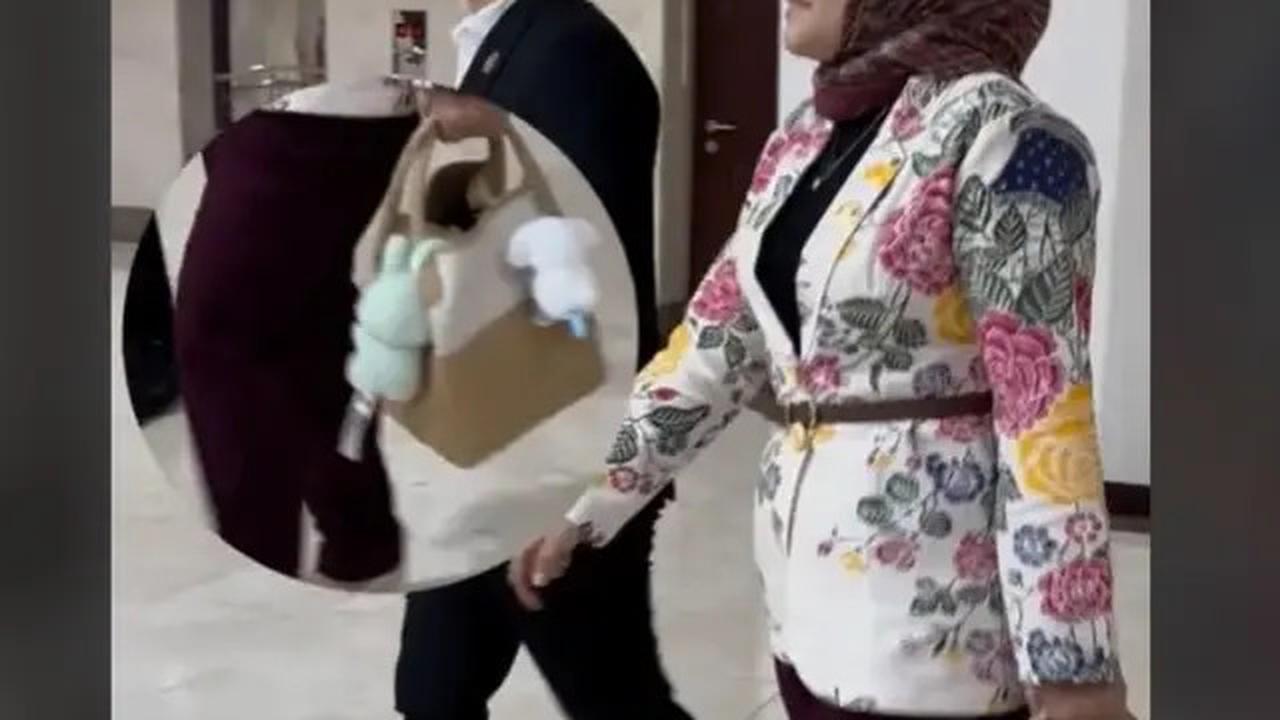 Pamer Boneka Labubu Saat Baru Jadi Anggota DPRD, Astrid Kuya Dicibir Warganet
