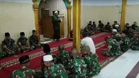 Yonif 713/Satya Tama Gorontalo menggelar doa bersama dan salat gaib usai memastikan kabar gugurnya anggota TNI Serda Miftachur Rohmat, usai baku tembak dengan Kelompok Kriminal Bersenjata (KKB). (Foto: Liputan6.com/Korem 133/Arfandi Ibrahim)