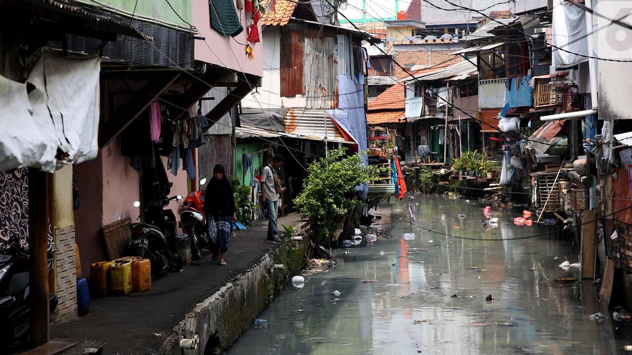 Ironi di Balik Turunnya Konsumsi Masyarakat, Kenaikan Gaji Kecil dan Tak Tersentuh Bansos