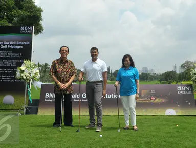 BNI menggelar turnamen golf bertajuk BNI Emerald Golf Invitational di kawasan Pondok Indah Jakarta, Minggu, (20/12/15). Turnamen tersebut diikuti oleh 144 nasabah BNI. (Liputan6.com/Faisal R Syam) 