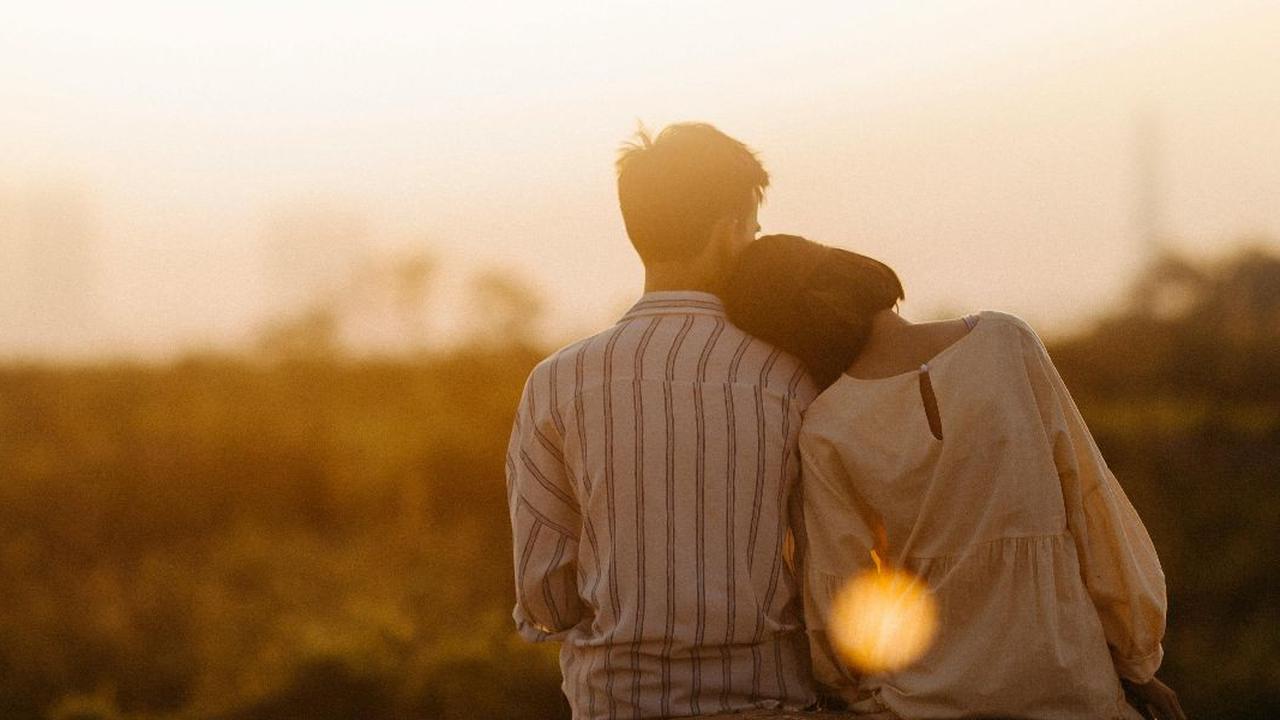 80 Kata Kata Romantis Menyentuh Hati untuk Ungkapkan Perasaan